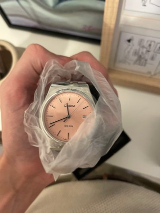 Casio MTP-B145D-4AVEF Reloj Rosa NUEVO a estrenar