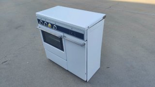 Cocina y horno de gas blanca