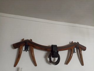 Yugo de labranza antiguo de madera