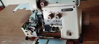 Remalladora industrial Brother 3 hilos