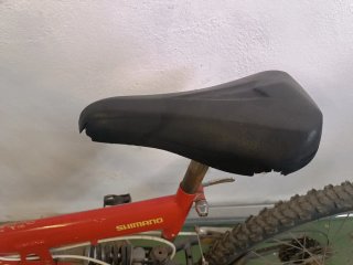 Bicicleta de Montaña roja Romani