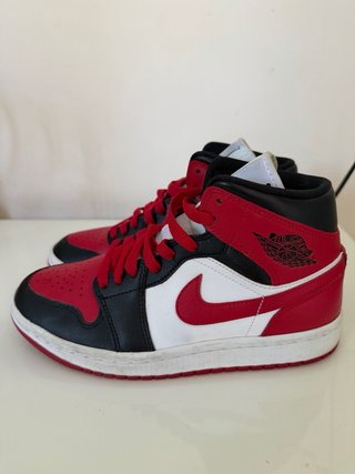 Jordan 1 Mid Mujer/Unisex Negro Rojo 36
