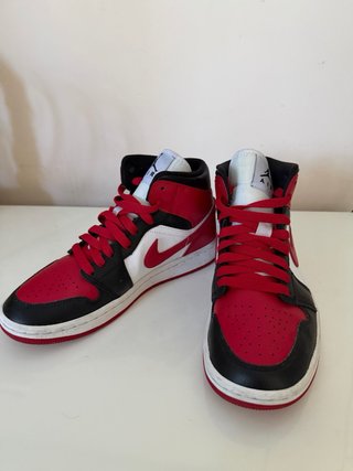 Jordan 1 Mid Mujer/Unisex Negro Rojo 36