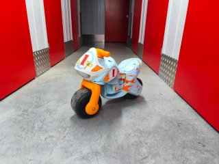Moto correpasillos azul con osito