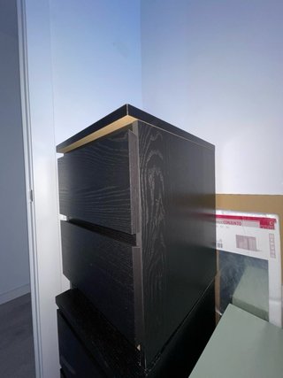 Cómoda de dos cajones / mesita de noche.