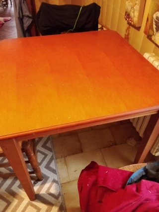 Mesa de cocina de madera. 90x90 patas desmontables
