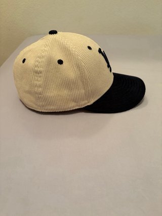 Gorra New Era Beige y Negra Corduroy