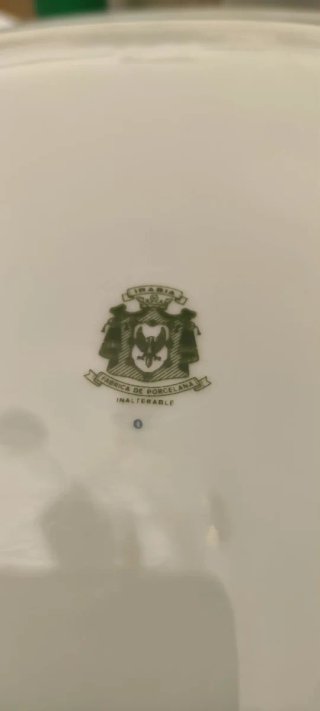 Vajilla de porcelana azul y blanca