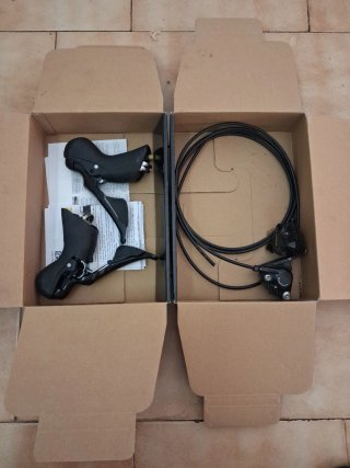 Manetas y pinzas Shimano 105