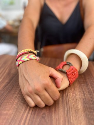 Pulsera tejida a mano Ganchillo