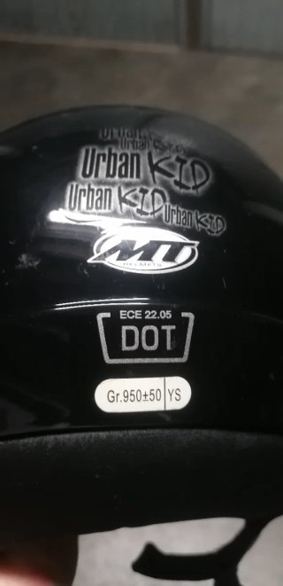Casco Moto Negro Niño Helmet MT. Se regala funda.