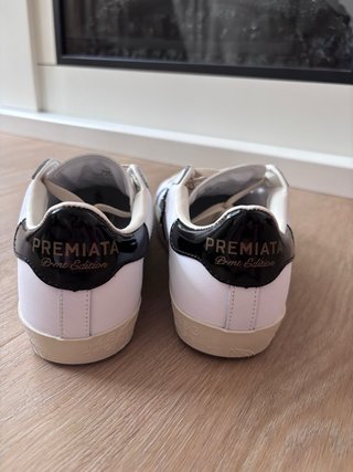 Zapatillas Premiata Blancas y Negras