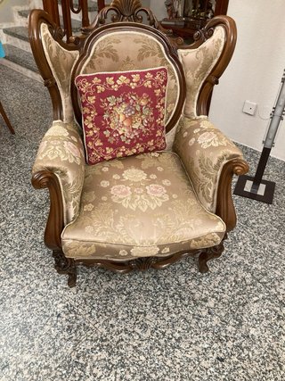 Sofá y sillón clásicos de estilo Luis XV – Madera