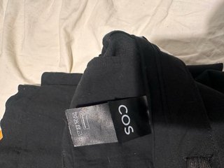 Pantalones Palazzo Negro Talla 40 COS