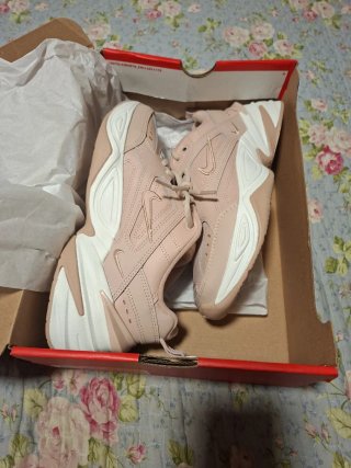 Nike M2K Tekno Rosa e Branco