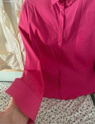 Lote 2 camisas beige y fucsia