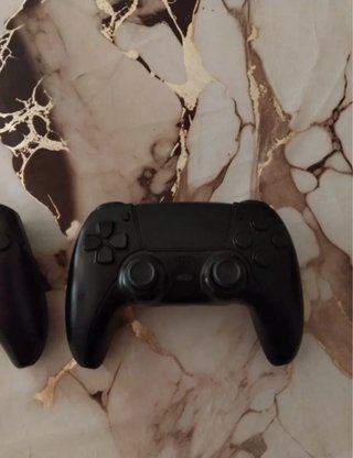 Controller di videogiochi nero