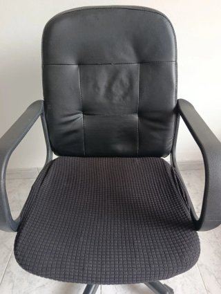 Silla de oficina negra