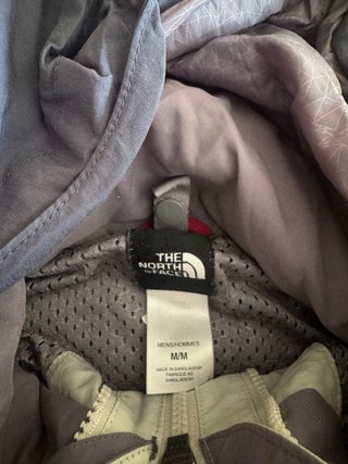 Chaqueta The North Face gris y blanca