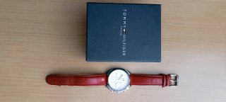 Reloj Tommy Hilfiger Mujer Correa Roja