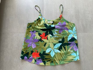 Camiseta Mango floral verde