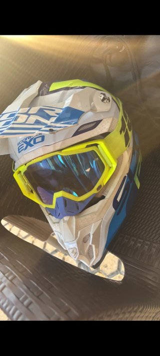 ESCUCHO OFERTAS Y CAMBIO Casco Motocross + Gafas