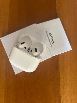 AirPods 4 Bluetooth ANC