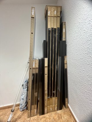 Scaffalature Ikea in legno e metallo bianco o nero