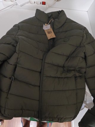 Cazadora Scalpers acolchada verde hombre