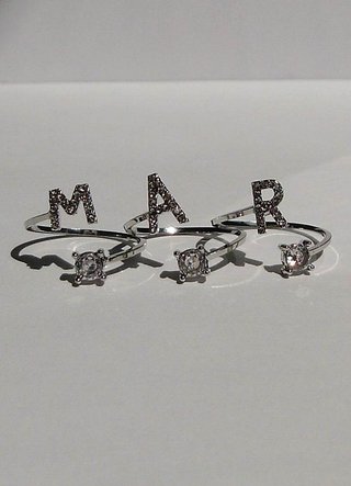 Anillo de letra A