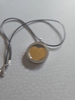 Collar con colgante redondo plateado