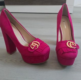 Zapatos tacón fuscia . T/37