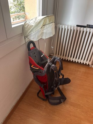 Mochila portabebés VAUDE montaña con parasol