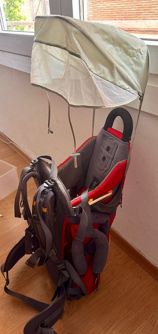Mochila portabebés VAUDE montaña con parasol