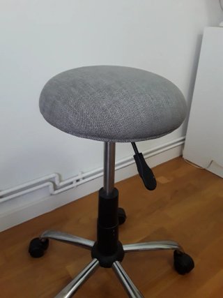 Taburete giratorio ajustable