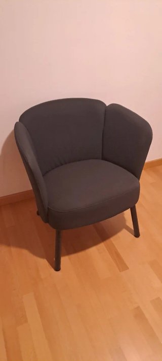 Butaca negra moderna, modelo Kerrakra