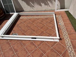 Puertas correderas aluminio blanco, con mosquitera