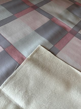 Mantel/hule 120x120 cm rosa y gris
