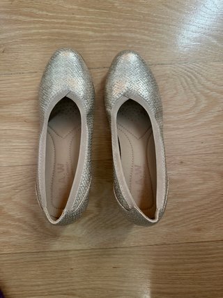 Zapatos NAW dorados talla 36