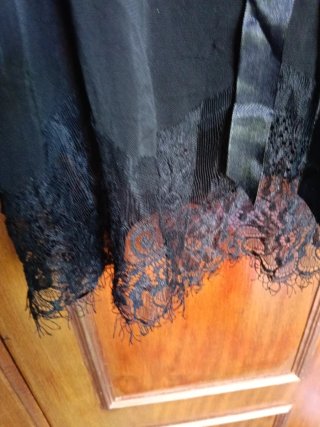 Camisón elegante encaje y lazada seda