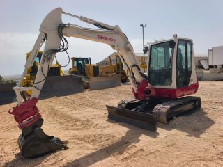 Mini Excavadora Takeuchi TB250