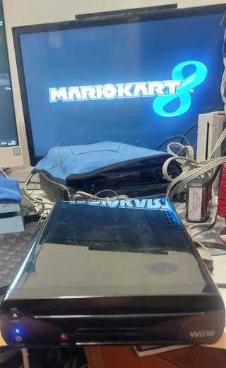 Nintendo Wii U Nera + Mario Kart 8