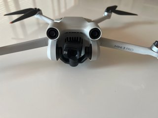 Dron DJI Mini 3 Pro con maleta de transporte