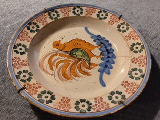 Plato antiguo artesanal gallo (2 de 2)