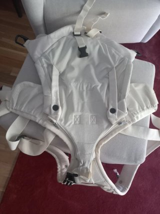 Portabebés Stokke MyCarrier color crema
