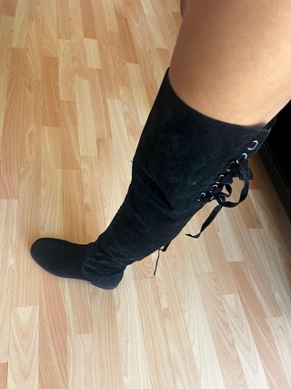 Botas altas de gamuza negras