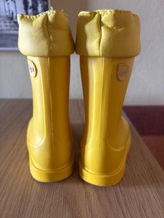 Botas de agua amarillas, Igor, talla 23.