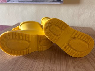 Botas de agua amarillas, Igor, talla 23.