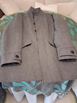 Chaquetón gris acolchado