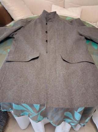 Chaquetón gris acolchado